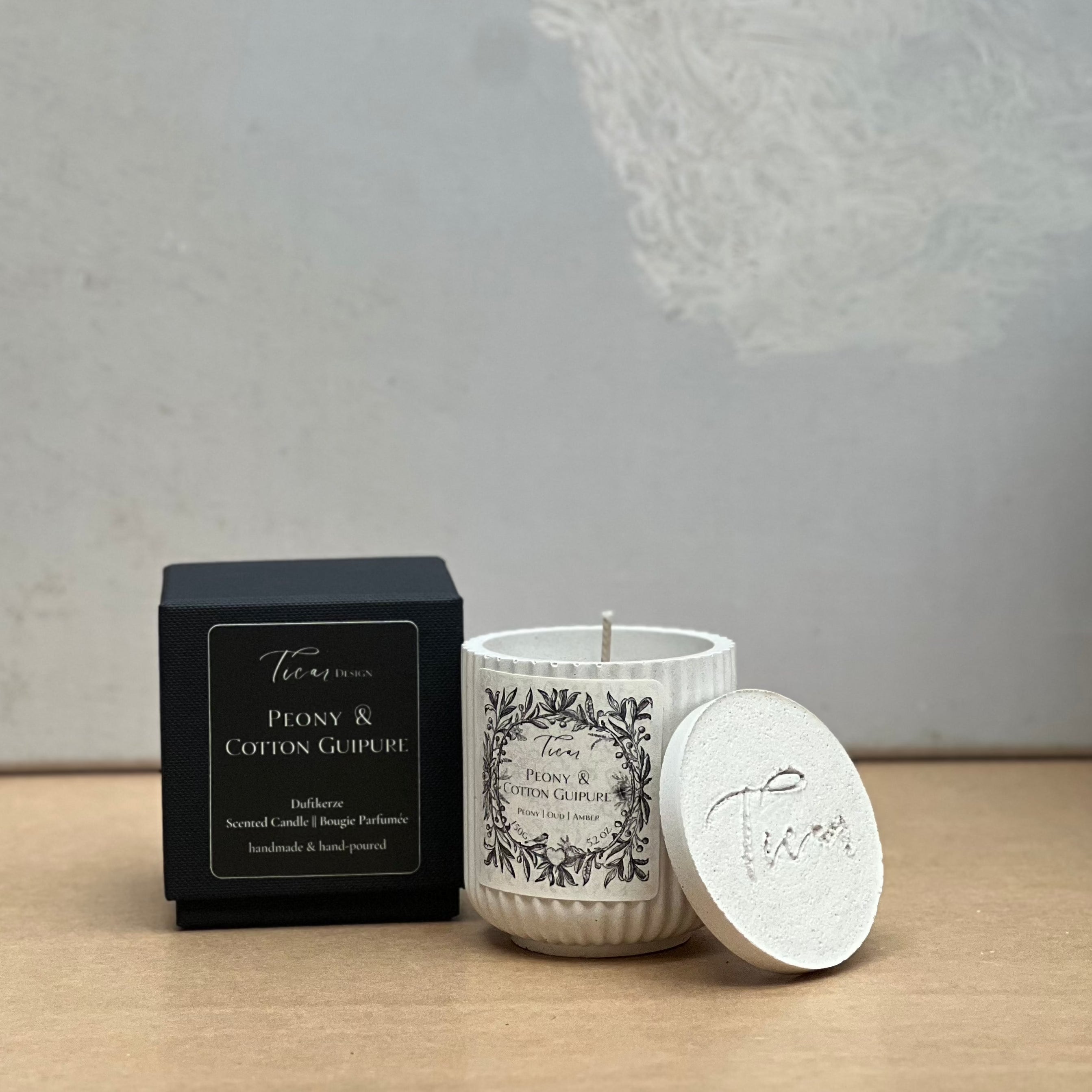 Duftkerze "Peony & Cotton Guipure"