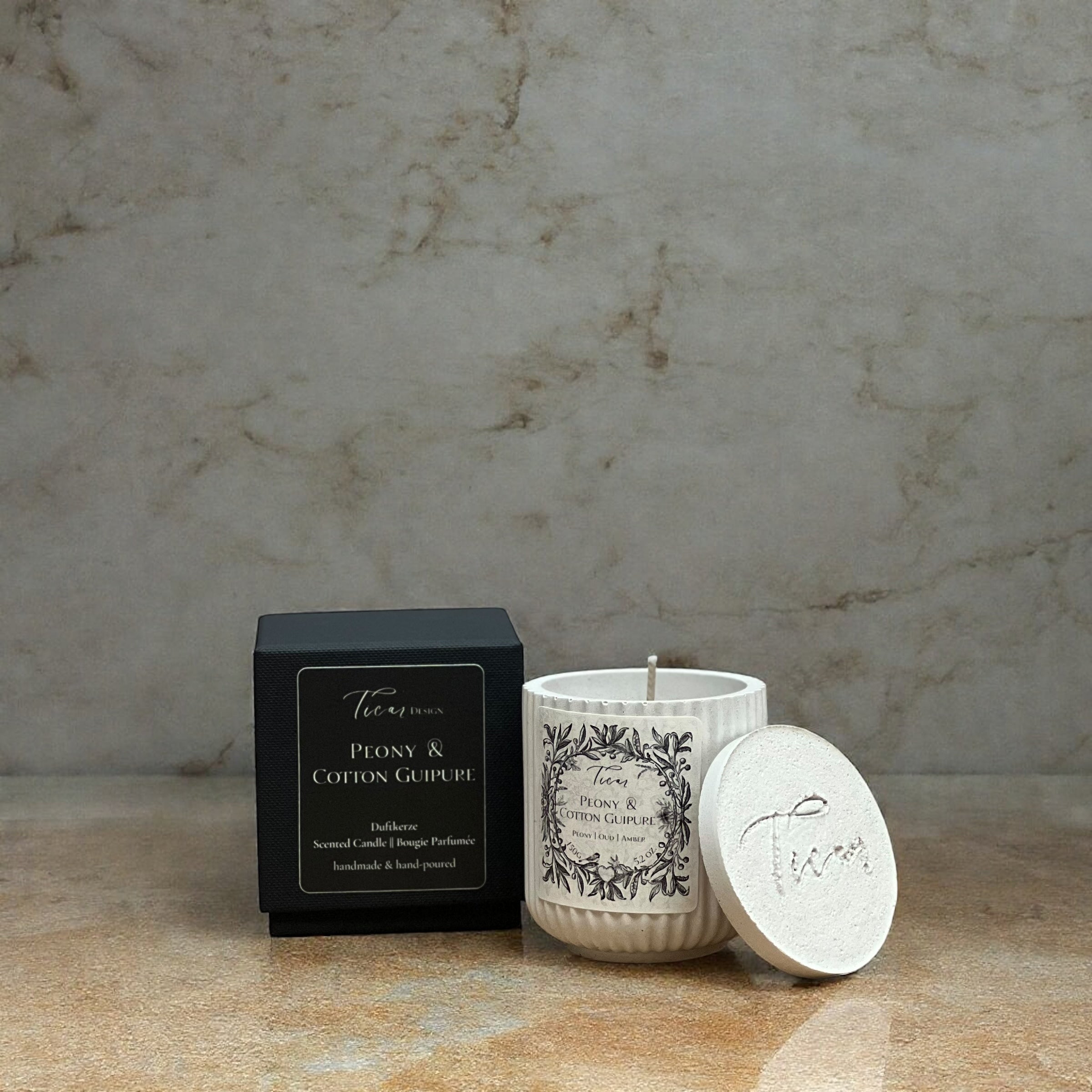 Duftkerze "Peony & Cotton Guipure"